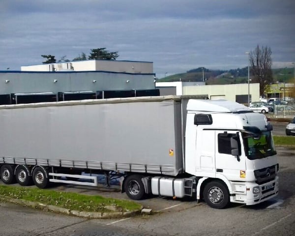 Camion complet organisateur de transport